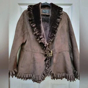 Unique Int'l Women's Heavy But Soft Fringed Brown Buckle Jacket Size Small